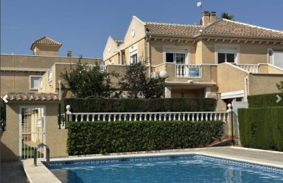 Resale - Villa - Torrevieia - Torrevieja