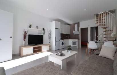 Resale - Townhouse / Duplex / Corner - Torrevieia - San Luis