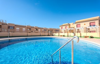 Resale - Apartment / flat - La Manga del Mar Menor - Urb. El Ancora