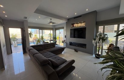 Resale - Villa - Orihuela Costa - Villamartín
