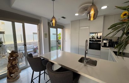 Resale - Villa - Orihuela Costa - Villamartín