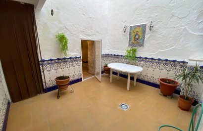 Resale - Townhouse / Duplex / Corner - Sax