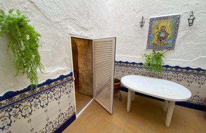 Resale - Townhouse / Duplex / Corner - Sax