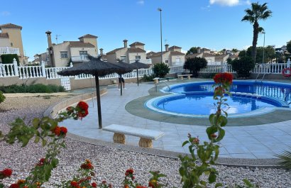 Resale - Villa - Orihuela Costa - Villamartín