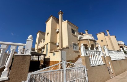 Resale - Villa - Orihuela Costa - Villamartín