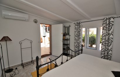 Resale - Villa - Torrevieia - La Siesta
