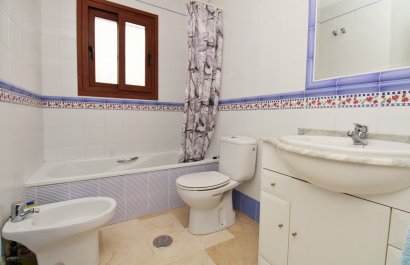 Resale - Townhouse / Duplex / Corner - Villamartín - PAU 8