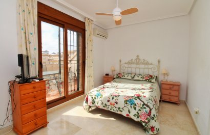 Resale - Townhouse / Duplex / Corner - Villamartín - PAU 8