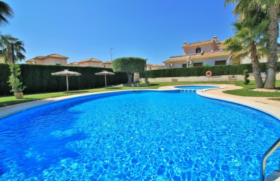 Resale - Townhouse / Duplex / Corner - Villamartín - PAU 8