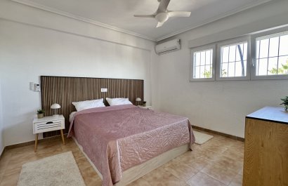 Resale - Apartment / flat - Orihuela Costa - Punta Prima