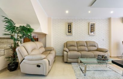 Resale - Townhouse / Duplex / Corner - Torrevieia - Aguas Nuevas