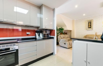 Resale - Townhouse / Duplex / Corner - Torrevieia - Aguas Nuevas