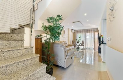 Resale - Townhouse / Duplex / Corner - Torrevieia - Aguas Nuevas