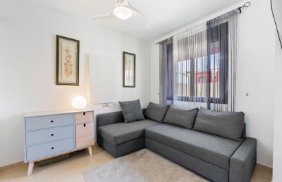 Resale - Townhouse / Duplex / Corner - Torrevieia - Aguas Nuevas