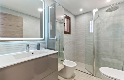 Resale - Townhouse / Duplex / Corner - Torrevieia - Aguas Nuevas