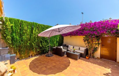 Resale - Townhouse / Duplex / Corner - Torrevieia - Aguas Nuevas