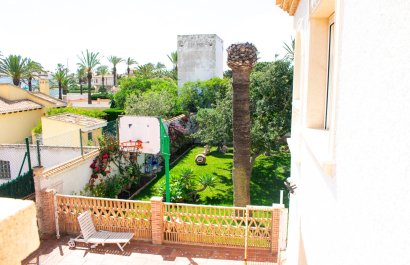 Reventa - Villa - Orihuela Costa - MUY CERCA DE LA PLAYA