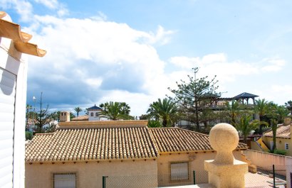 Reventa - Villa - Orihuela Costa - MUY CERCA DE LA PLAYA