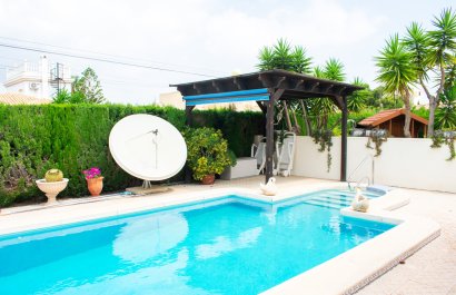 Reventa - Villa - Orihuela Costa - MUY CERCA DE LA PLAYA