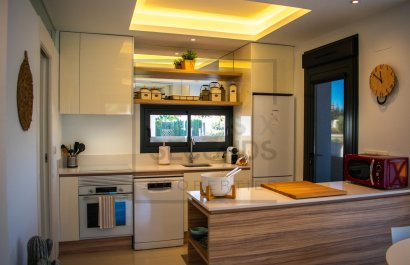 Resale - Townhouse / Duplex / Corner - Ciudad Quesada