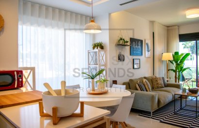 Resale - Townhouse / Duplex / Corner - Ciudad Quesada