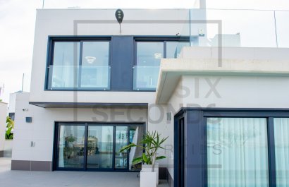 Reventa - Villa - San Miguel de Salinas - Urbanizaciones