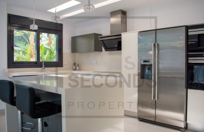 Reventa - Villa - San Miguel de Salinas - Urbanizaciones