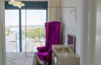 Reventa - Villa - San Miguel de Salinas - Urbanizaciones