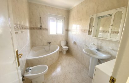 Reventa - Townhouse / Duplex - Benijofar - Monte Azul