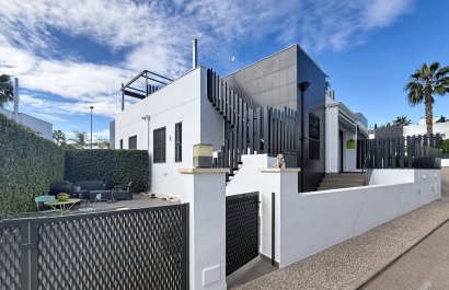 Resale - Villa - Orihuela Costa - Villamartín