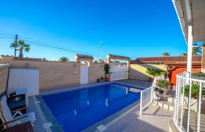 Resale - Villa - Torrevieia - El Chaparral