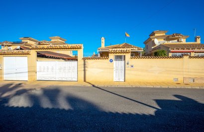 Resale - Villa - Torrevieia - El Chaparral