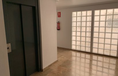 Resale - Apartment / flat - Torrevieia - Center