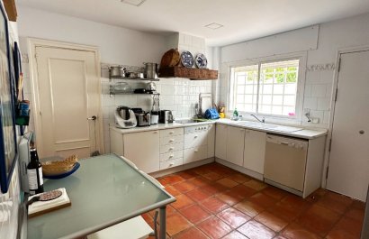 Reventa - Villa - Marbella - Las Chapas