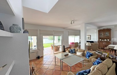 Reventa - Villa - Marbella - Las Chapas