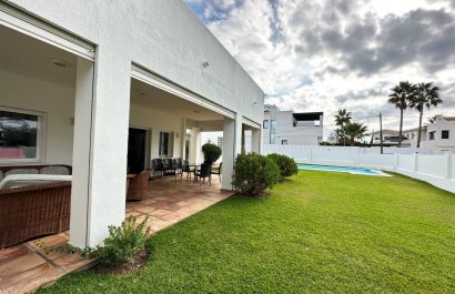 Reventa - Villa - Marbella - Las Chapas