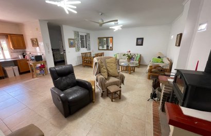 Resale - Villa - Daya Nueva