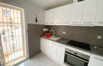 Reventa - Townhouse / Duplex - Benijofar - Monte Azul