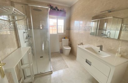 Reventa - Townhouse / Duplex - Benijofar - Monte Azul