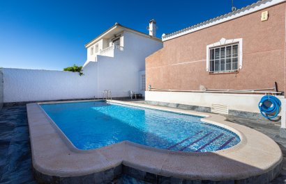 Reventa - Villa - Torrevieia - Urbanización San Luis