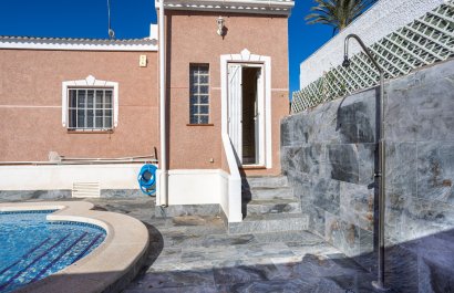 Reventa - Villa - Torrevieia - Urbanización San Luis