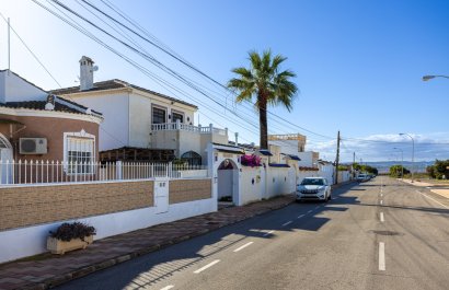 Reventa - Villa - Torrevieia - Urbanización San Luis