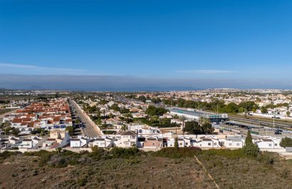 Reventa - Villa - Torrevieia - Urbanización San Luis