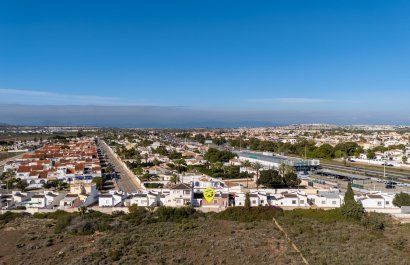 Reventa - Villa - Torrevieia - Urbanización San Luis