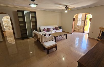 Resale - Villa - Los Alcázares