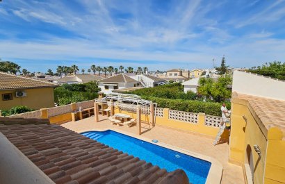 Resale - Villa - Los Alcázares