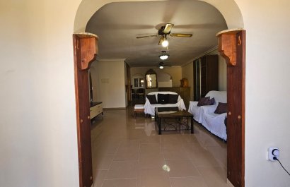 Resale - Villa - Los Alcázares