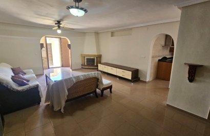 Resale - Villa - Los Alcázares