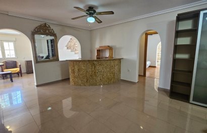 Resale - Villa - Los Alcázares