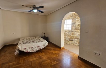Resale - Villa - Los Alcázares